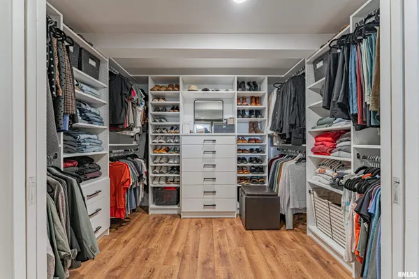 $415,000 | 1351 Home Avenue, Lincoln, IL 62656