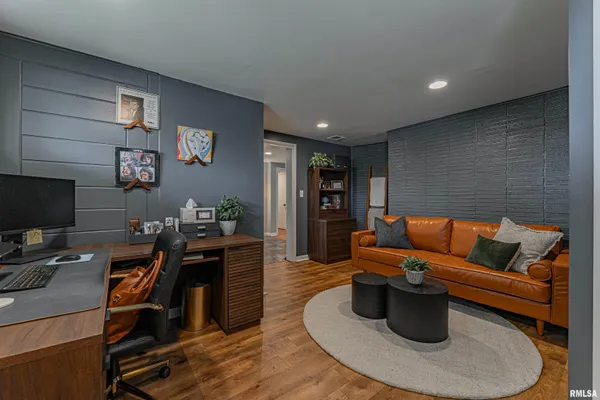 $415,000 | 1351 Home Avenue, Lincoln, IL 62656
