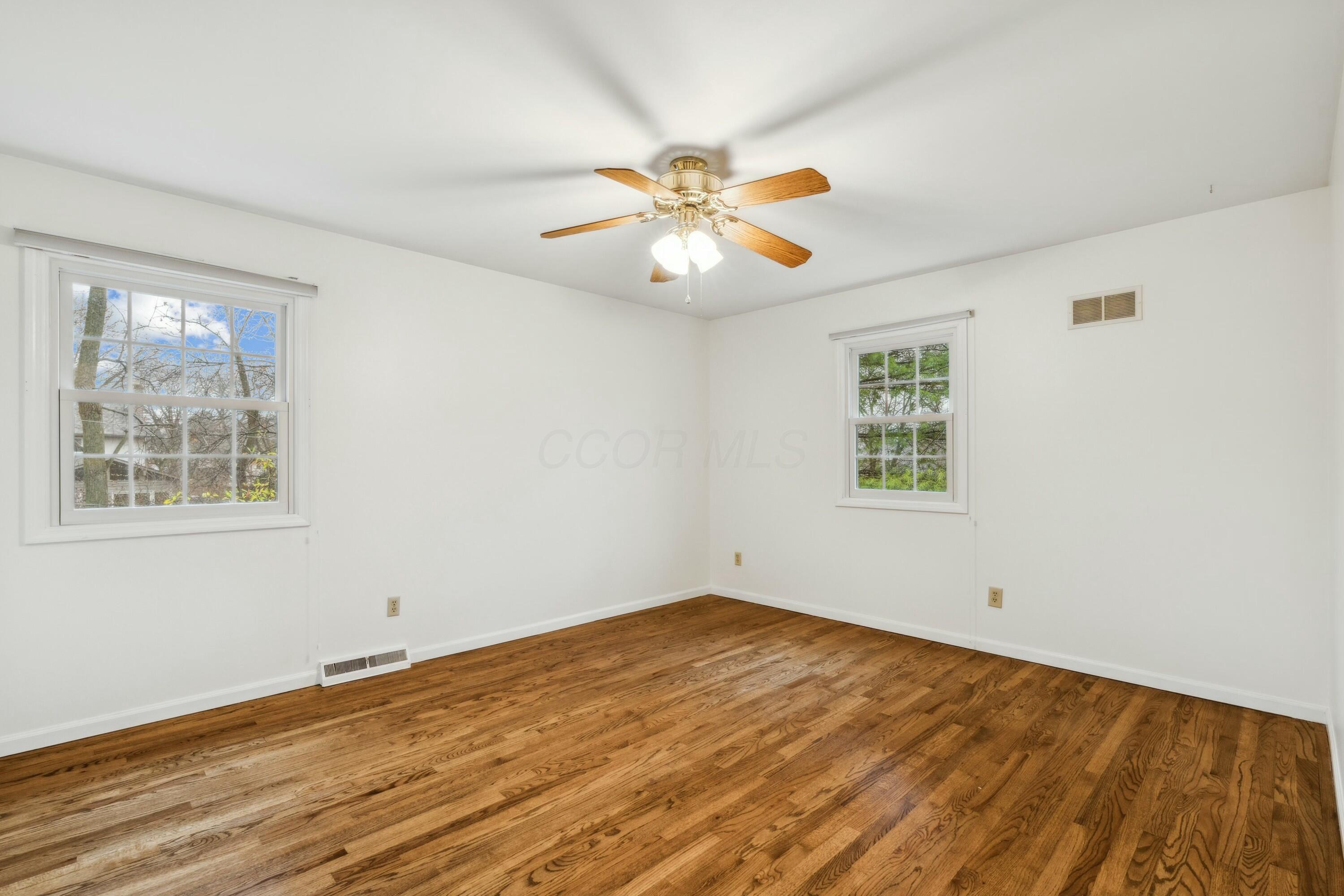 4052 Fenwick Road Columbus, OH 43220 - Photo 57 of 76 Bedroom 4