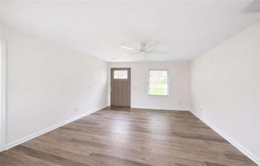 839 Commodore Drive Northwest Atlanta, GA 30318 - Photo 6 of 12