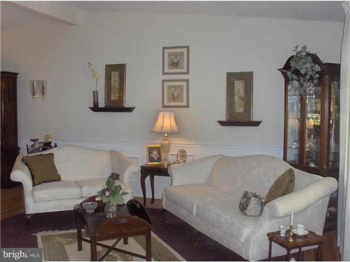 469 Shallcross Road Southampton, PA 18966 - Photo 4 of 12 Gallery Image 4
