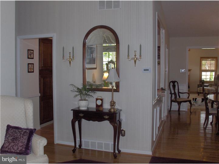 469 Shallcross Road Southampton, PA 18966 - Photo 5 of 12 Gallery Image 5