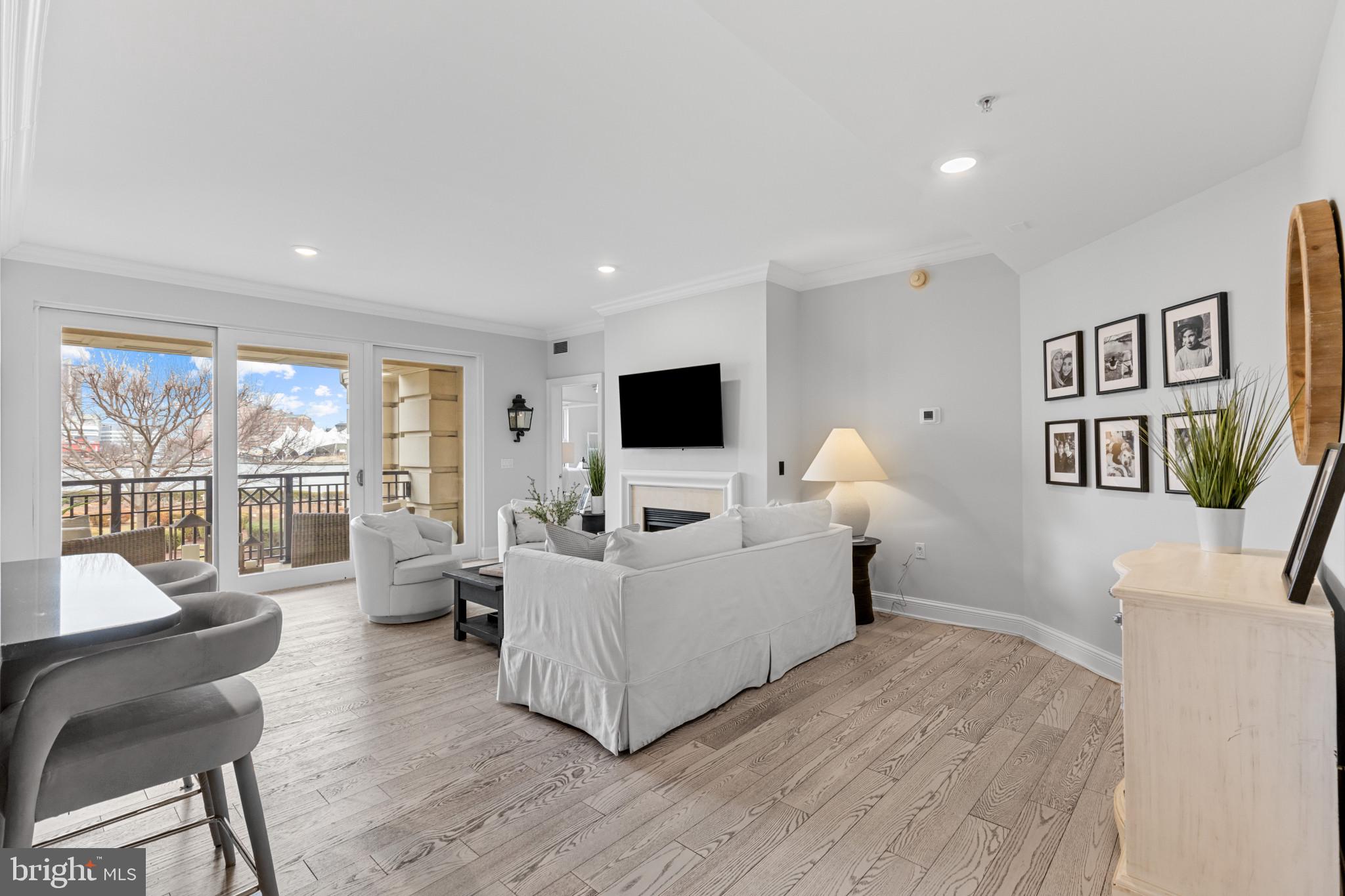 801 Key Highway, Unit 253 Baltimore, MD 21230 - Photo 4 of 38