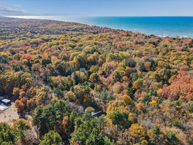 $624,900 | 2335 Forest Trail Circle, Fennville, MI 49408