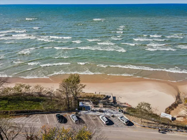 $624,900 | 2335 Forest Trail Circle, Fennville, MI 49408