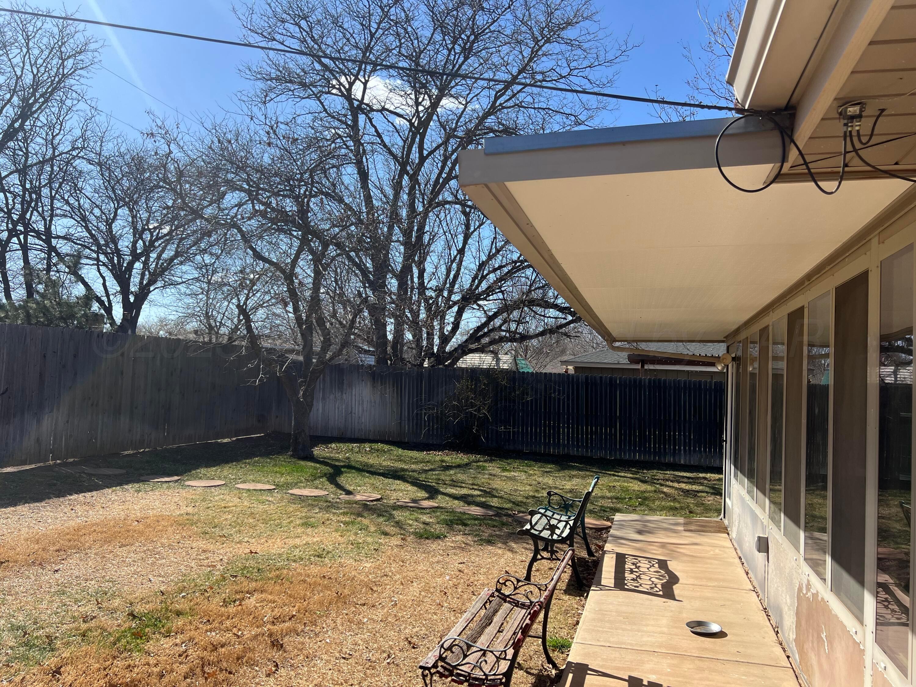 7115 Gainsborough Road Amarillo, TX 79106 - Photo 81 of 81 a view of a backyard