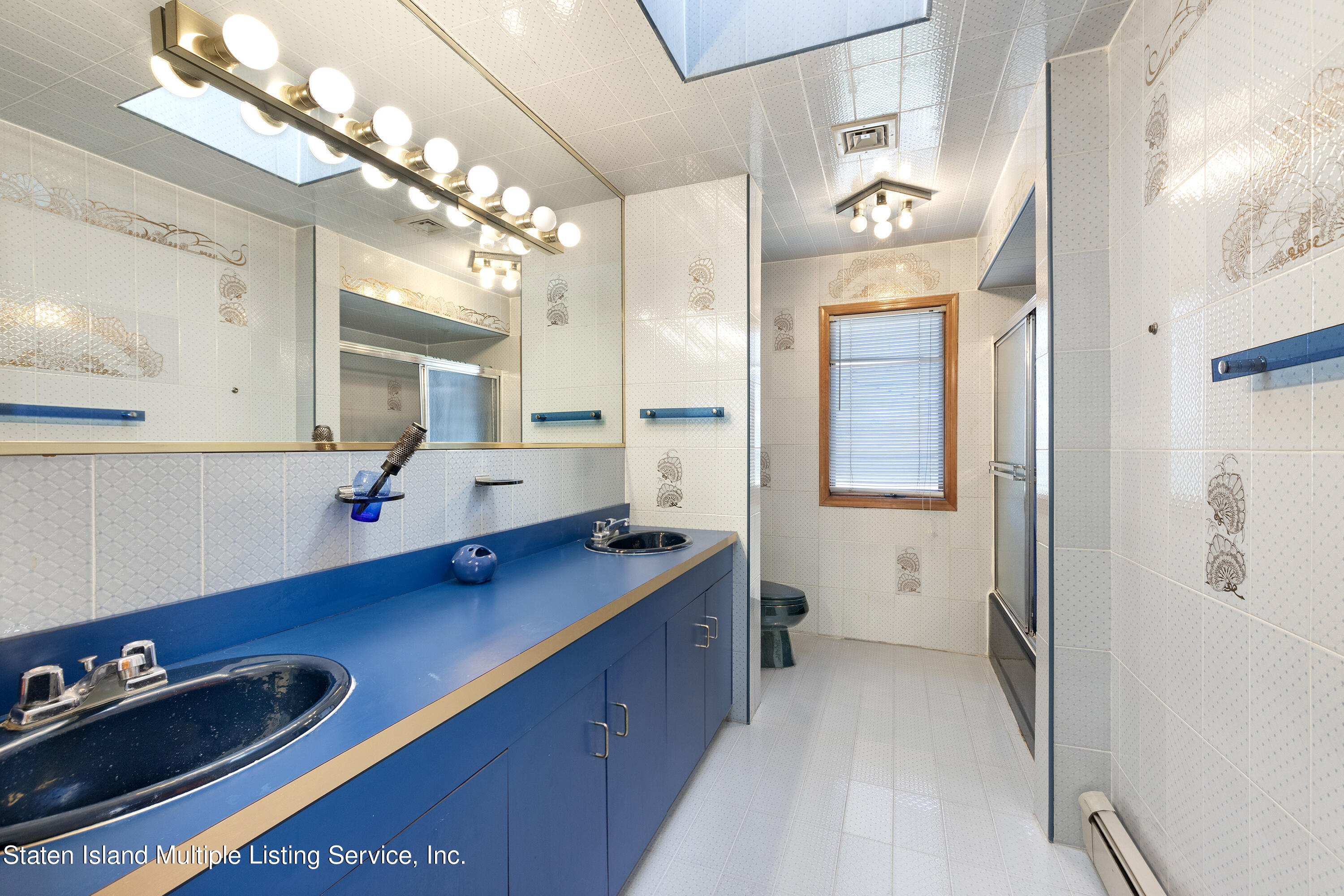 Undisclosed Address Staten Island, NY 10309 - Photo 15 of 27 15