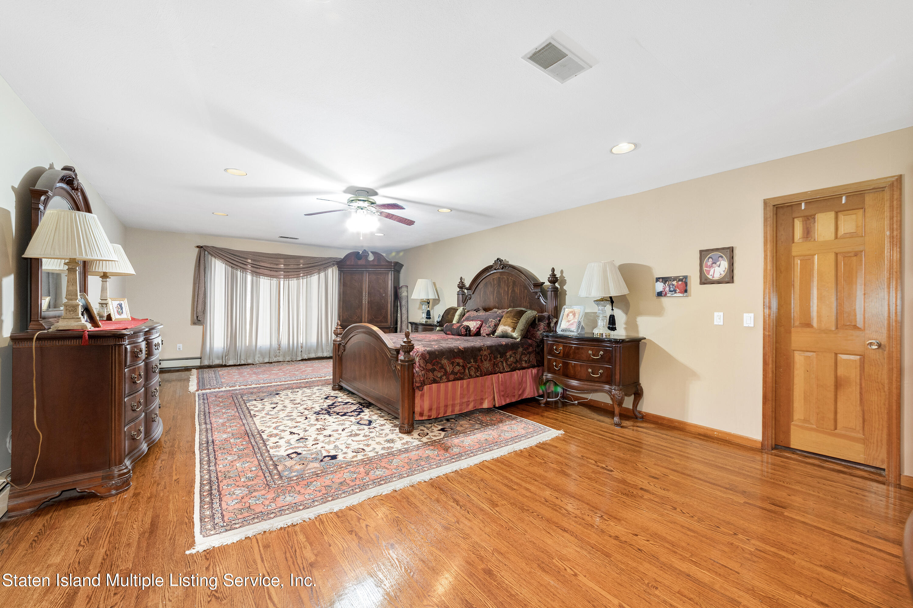 Undisclosed Address Staten Island, NY 10309 - Photo 10 of 27 10