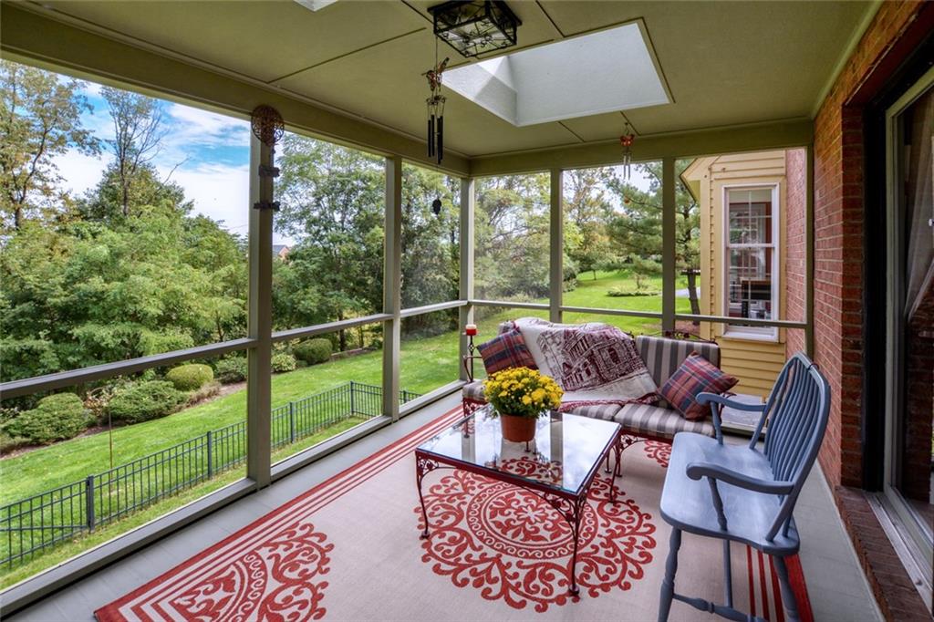 Another view of screen porch and views.