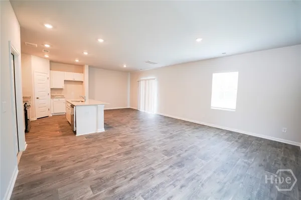 $2,400 | 154 Bottlebrush Drive, Bloomingdale, GA 31302