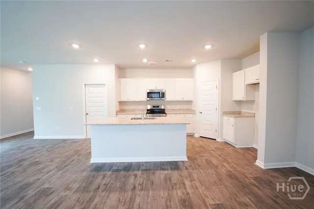 $2,550 | 154 Bottlebrush Drive, Bloomingdale, GA 31302