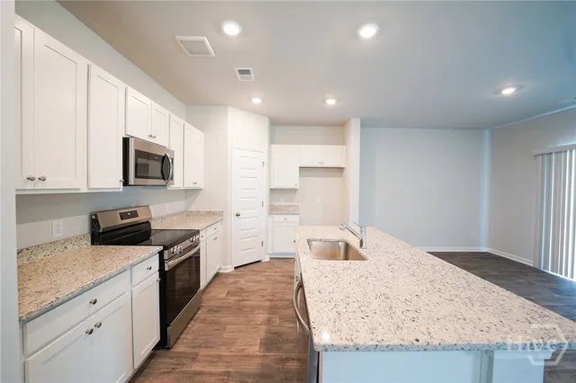 $2,550 | 154 Bottlebrush Drive, Bloomingdale, GA 31302