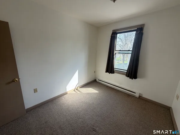 $900 | 277 North Main Street, Unit 3, Winchester, CT 06098