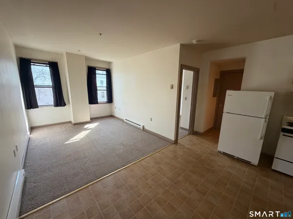 $900 | 277 North Main Street, Unit 3, Winchester, CT 06098