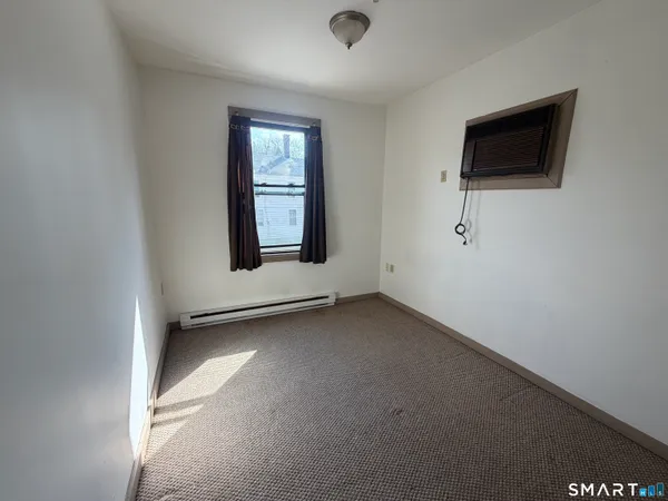 $900 | 277 North Main Street, Unit 3, Winchester, CT 06098