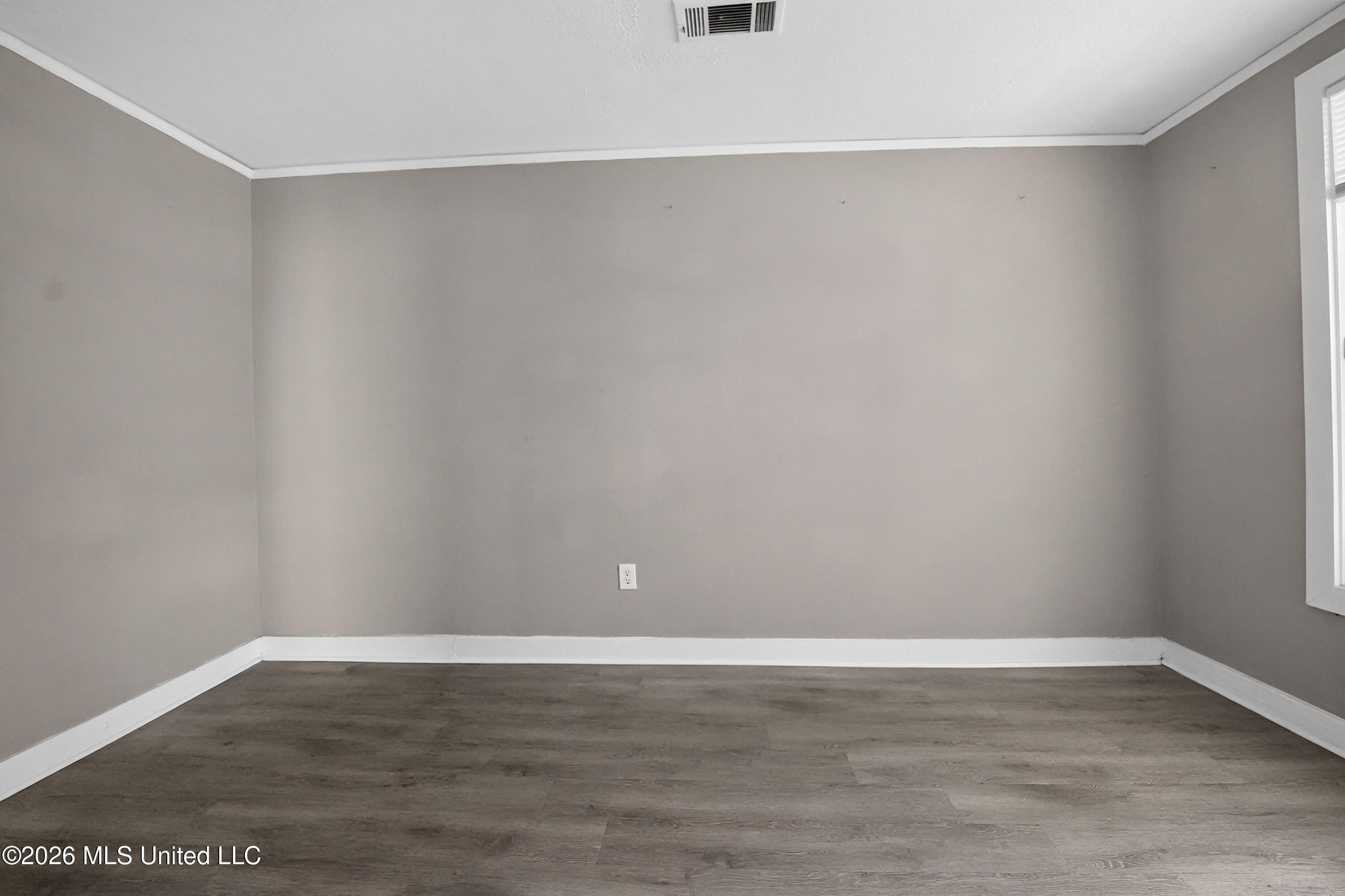 343 Broadmoor Drive Jackson, MS 39206 - Photo 20 of 40 25_343_Broadmoor_Dr-Living_room-7--1