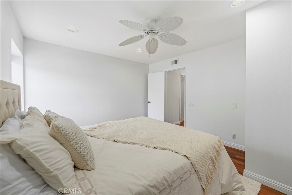 7 Boone Irvine, CA 92620 - Photo 18 of 32 Bedroom 4