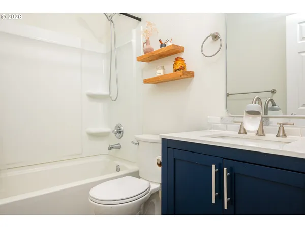 $390,000 | 422 Southwest Juniper Road, Estacada, OR 97023