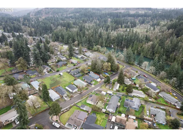 $390,000 | 422 Southwest Juniper Road, Estacada, OR 97023
