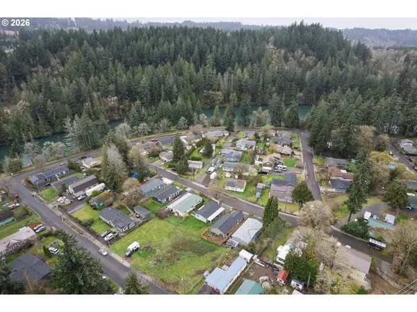 $390,000 | 422 Southwest Juniper Road, Estacada, OR 97023