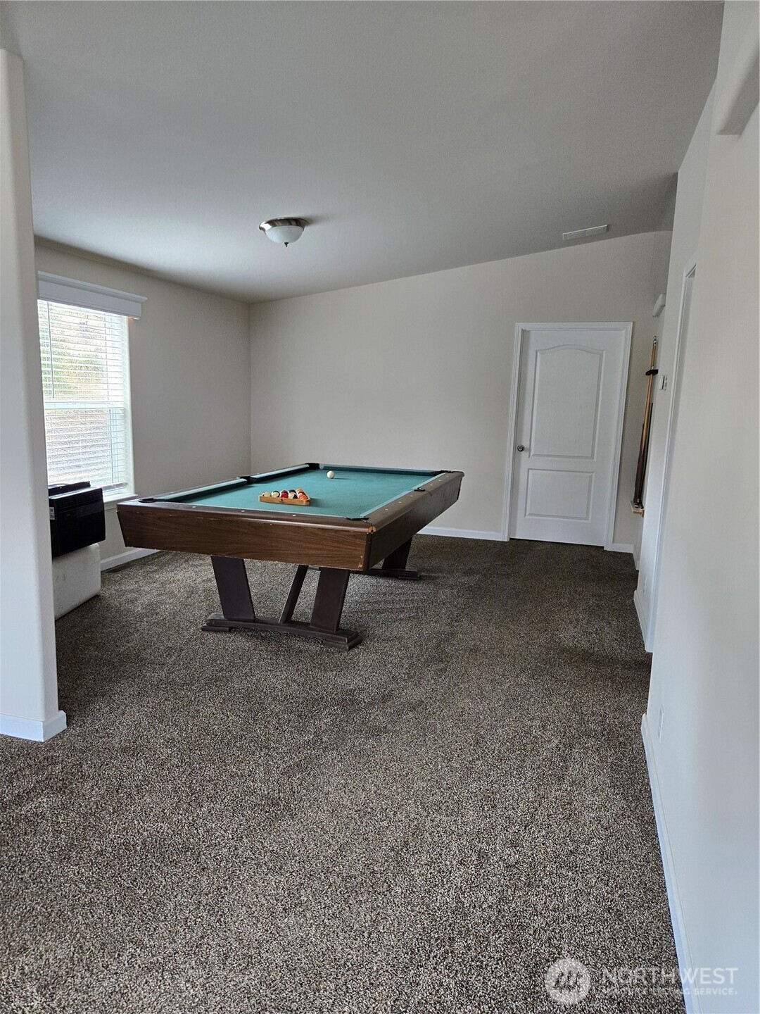 284 West Hale Road Winlock, WA 98596 - Photo 6 of 23 a room with a table and chairs