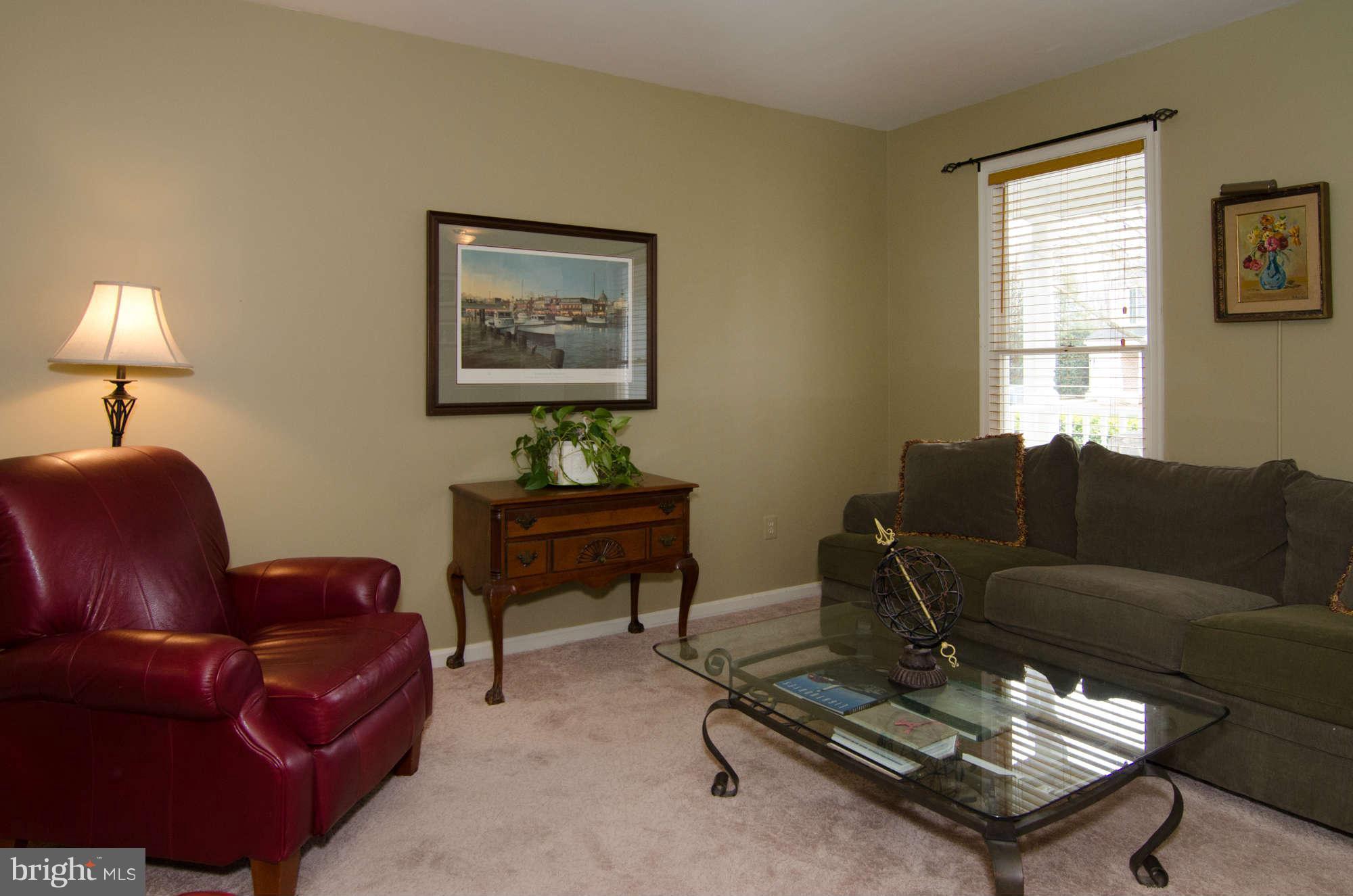 308 Riding Ridge Road Annapolis, MD 21403 - Photo 4 of 24 Living Room