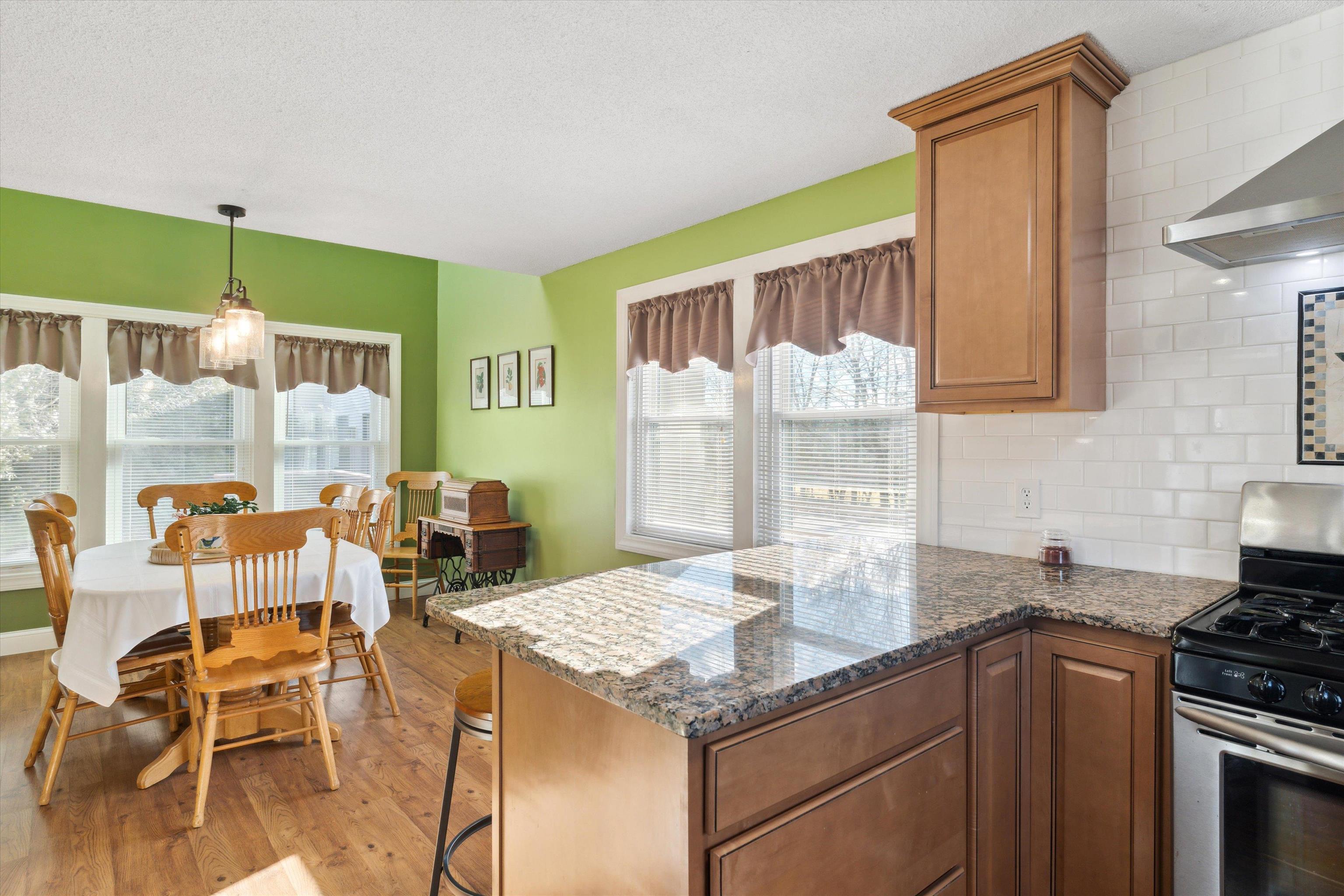 41 Dustin Homestead Rochester, NH 03867 - Photo 4 of 40