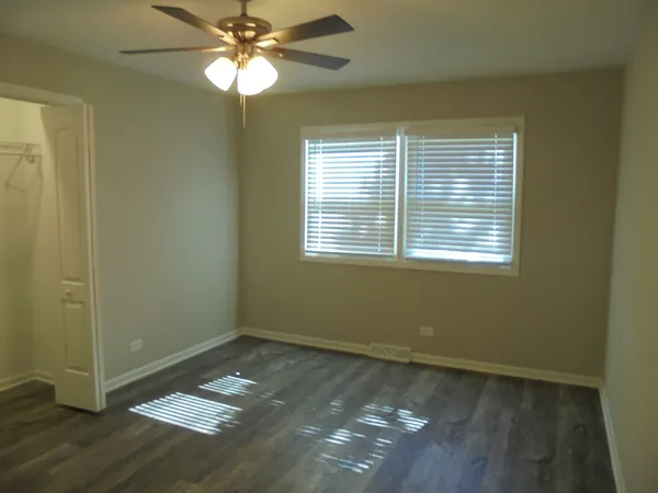 $1,895 | 1808 West Ridgeland Avenue, Waukegan, IL 60085