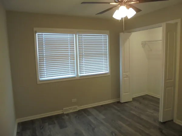 $1,895 | 1808 West Ridgeland Avenue, Waukegan, IL 60085