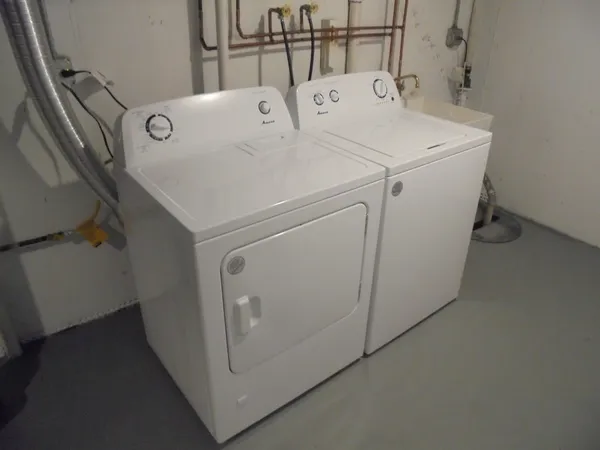 $1,895 | 1808 West Ridgeland Avenue, Waukegan, IL 60085