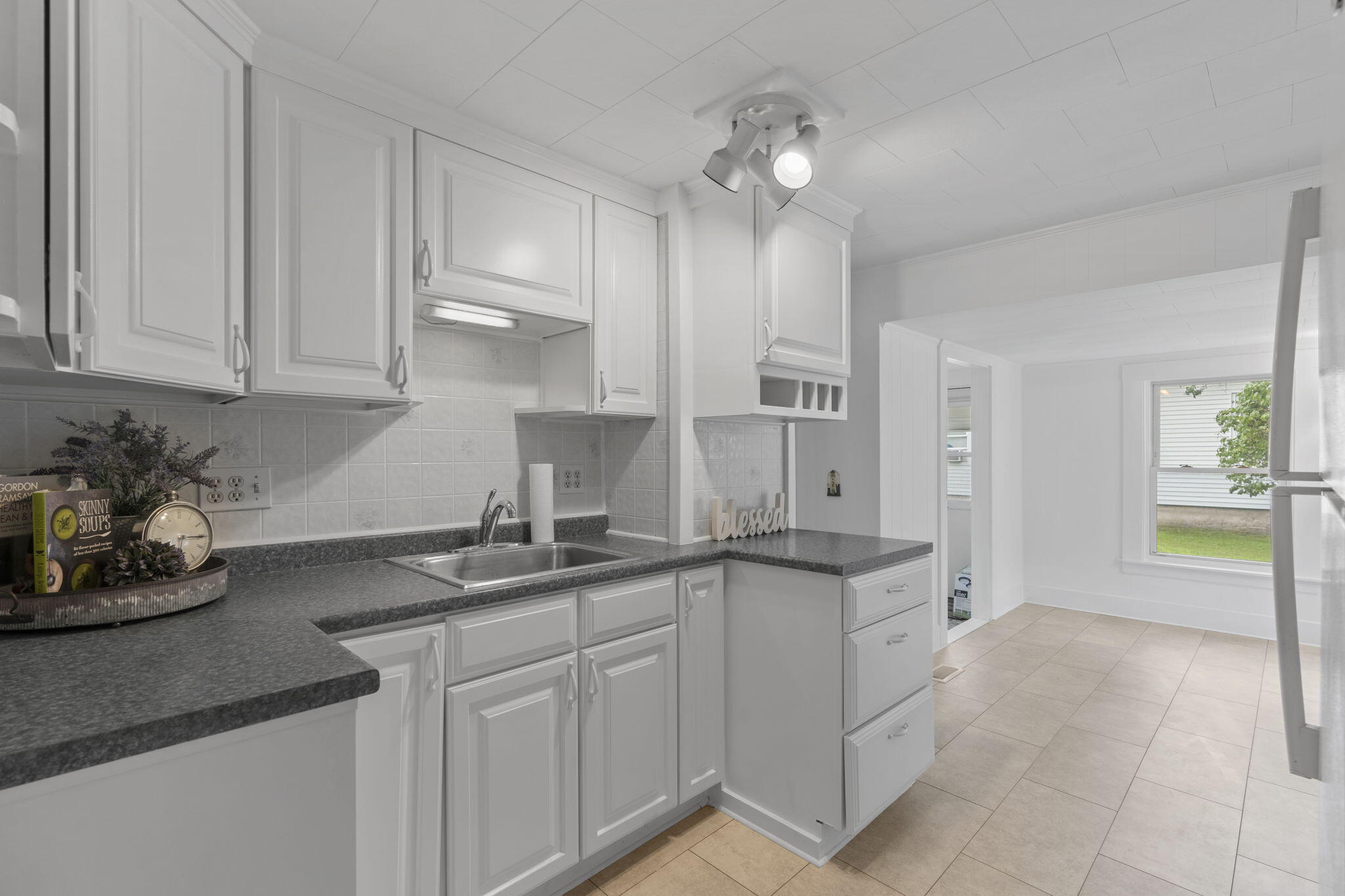 148 High Street Paris, ME 04281 - Photo 7 of 17 10-web-or-mls-DSC04677