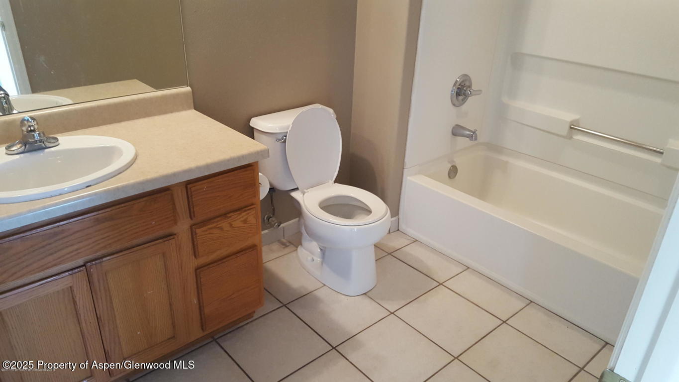 792 Castle Valley Boulevard, Unit A New Castle, CO 81647 - Photo 5 of 7 20170316221450354151000000-o