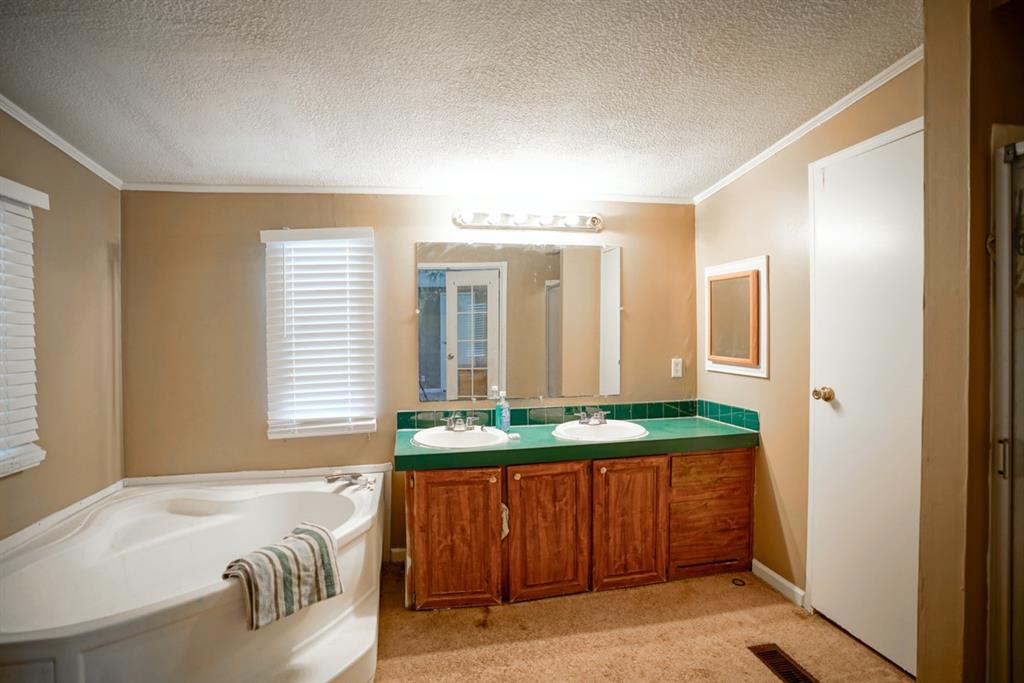 126 Sorrel Way Alvarado, TX 76009 - Photo 17 of 29