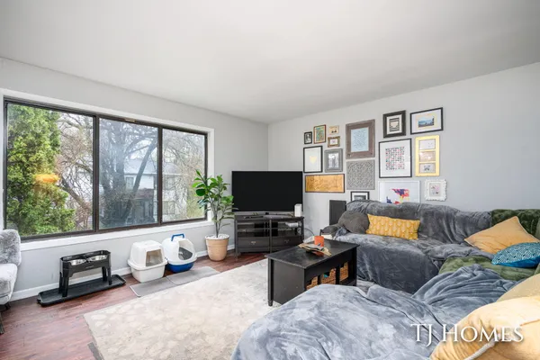 $449,900 | 2561-2563 Burton Street Southeast, Grand Rapids, MI 49546
