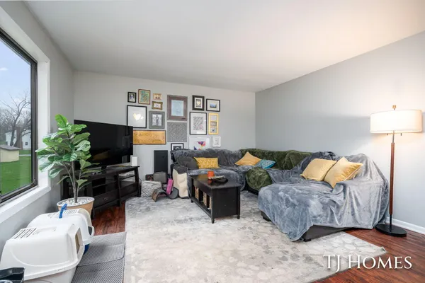 $449,900 | 2561-2563 Burton Street Southeast, Grand Rapids, MI 49546