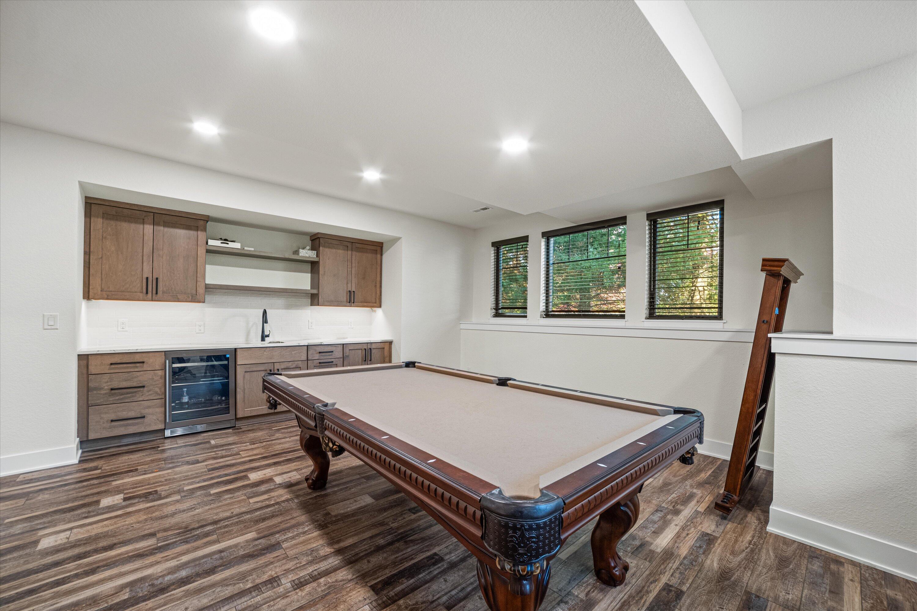 131 Legend Way Wales, WI 53183 - Photo 26 of 68 LL bar area