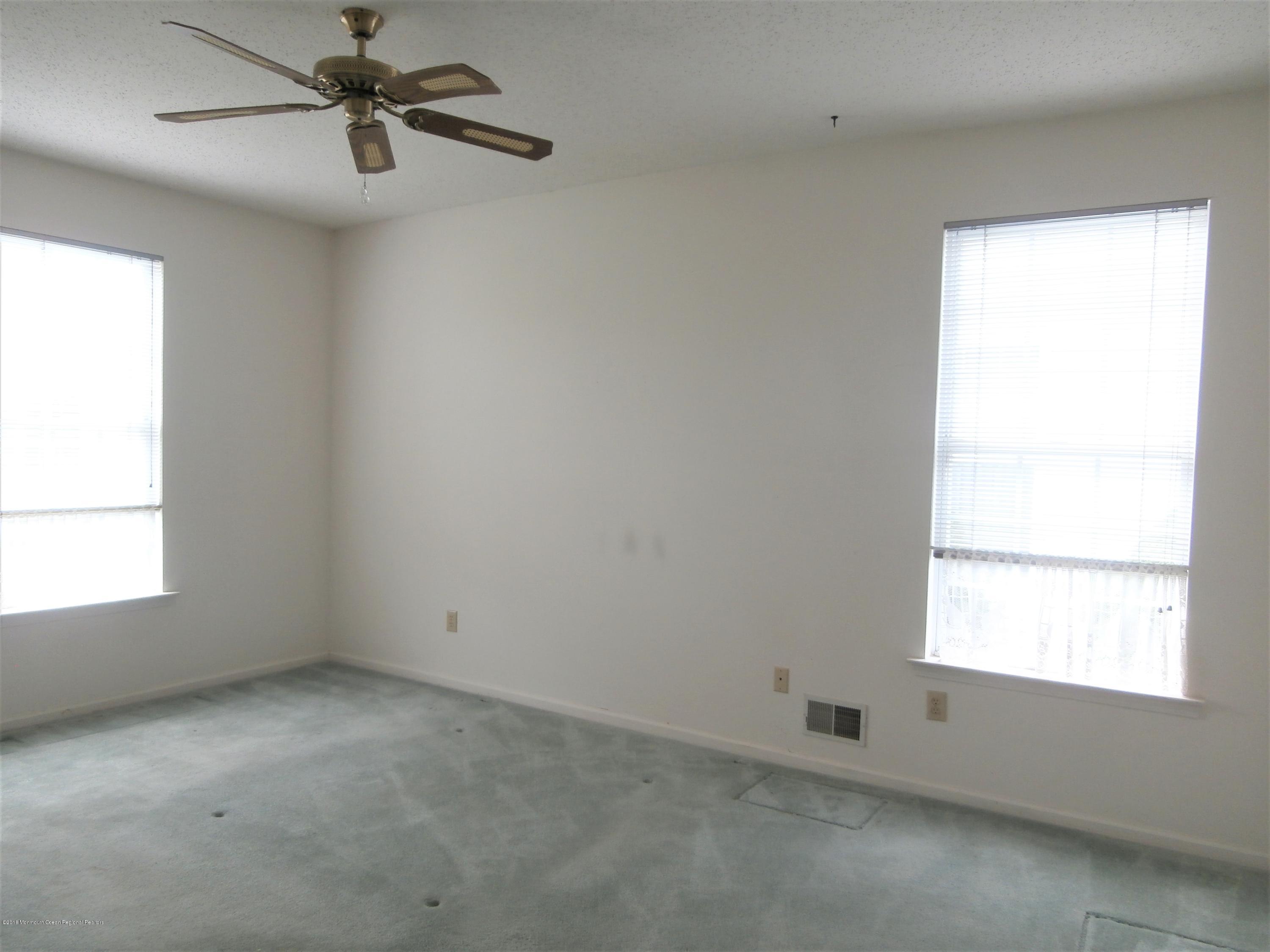41 Sandpiper Road Barnegat, NJ 08005 - Photo 8 of 11 P5040139