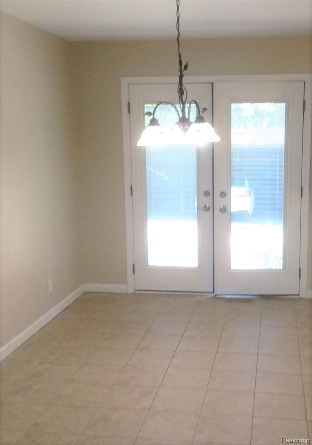 3134 Summers Road Keego Harbor, MI 48320 - Photo 8 of 18 Open Eating Area with wonderful doorwall