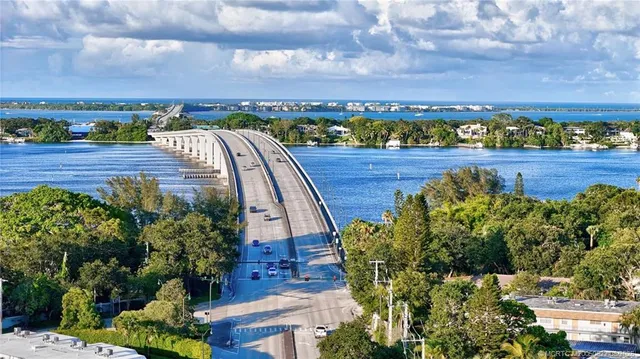 a view of a yard in front of house