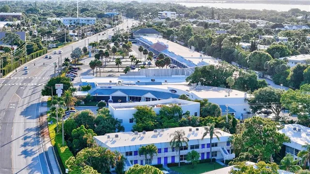 $140,000 | 2950 Southeast Ocean Boulevard, Unit 556, Stuart, FL 34996