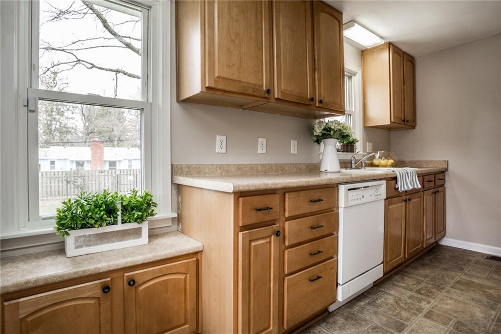 1212 Nicholas Road Indianapolis, IN 46220 - Photo 15 of 29 Gallery Image 15