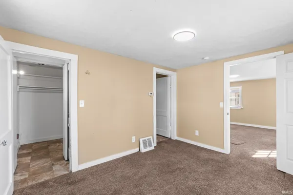 $189,900 | 702-704 North West Boulevard, Elkhart, IN 46514