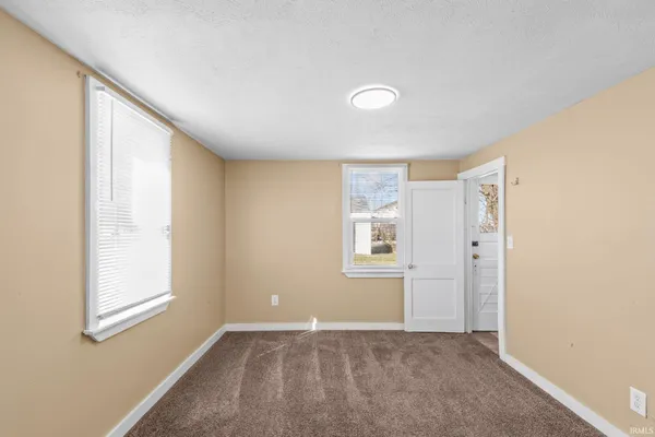 $189,900 | 702-704 North West Boulevard, Elkhart, IN 46514