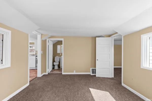 $189,900 | 702-704 North West Boulevard, Elkhart, IN 46514