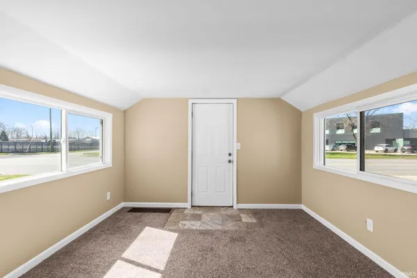 $189,900 | 702-704 North West Boulevard, Elkhart, IN 46514