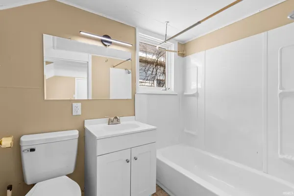 $189,900 | 702-704 North West Boulevard, Elkhart, IN 46514