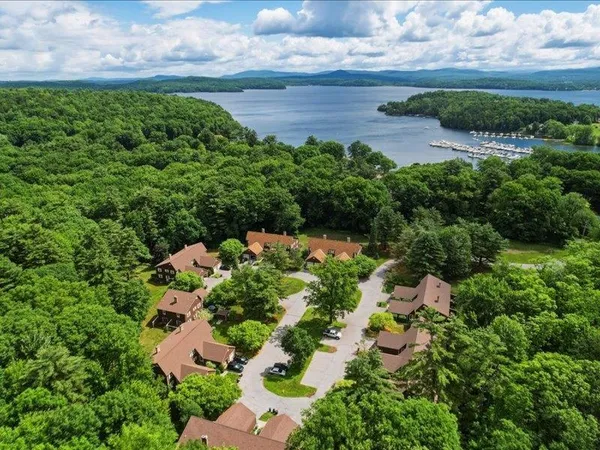 $399,500 | 104 Woodbine Drive, Unit 1, Colchester, VT 05446