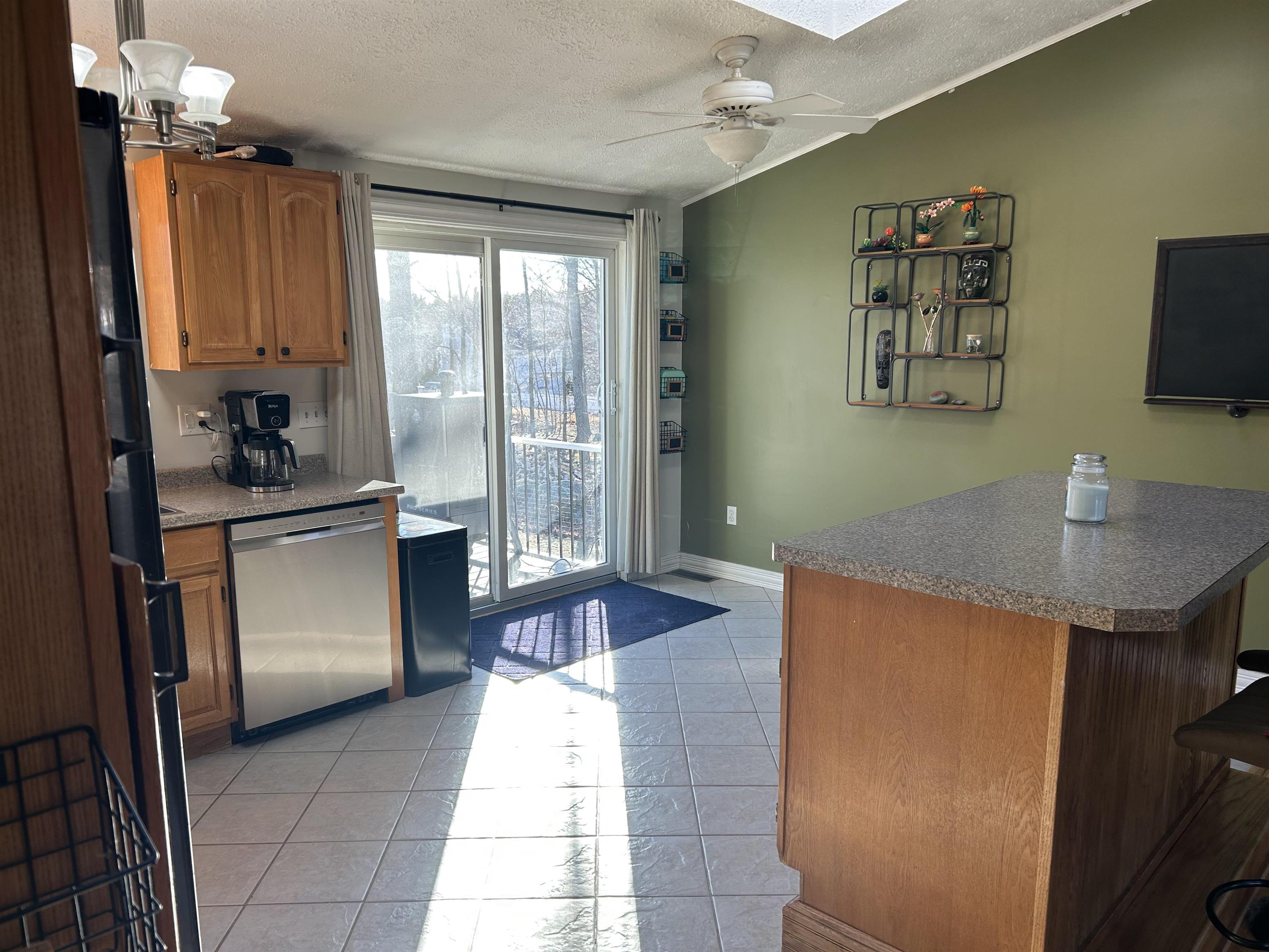1409 Wellington Road Manchester, NH 03104 - Photo 11 of 38