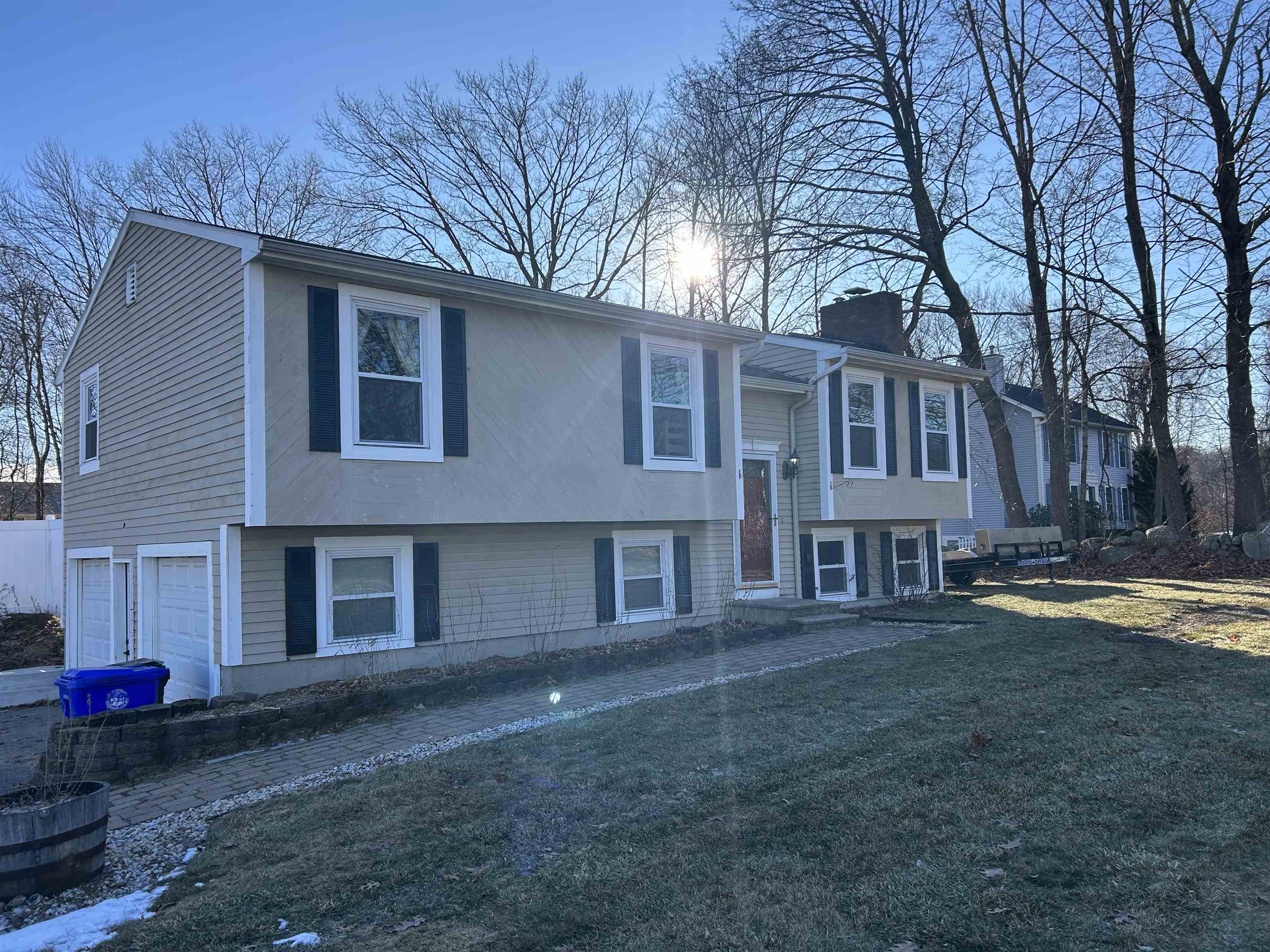 1409 Wellington Road Manchester, NH 03104 - Photo 3 of 38