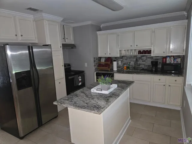 $1,600 | 7317 Meadow Park Avenue, Baton Rouge, LA 70810